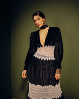 Vestido Longo com Renda Contrastante