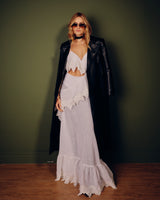 Vestido Longo com Recortes e Renda Aplicada