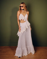Vestido Longo com Recortes e Renda Aplicada